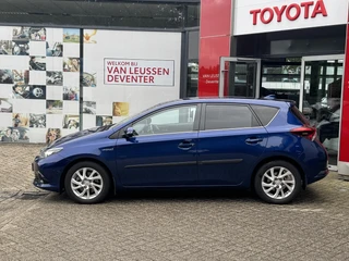 Toyota Auris 1.8 Hybrid Dynamic / 2