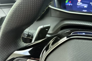 Peugeot 208 1.2 Hybrid 145 e-DCS6 GT | 17 Inch | Automaat | Achteruitrijcamera | Apple carplay | Voorstoelen verwarmd | / 23
