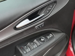 Alfa Romeo Stelvio 2.0 200pk Automaat AWD Sprint | Apple-Android | Parkeercamera | Adaptive Cruise Control / 19