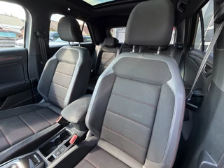 Volkswagen T-Roc 1.5 TSI Sport Business R-Line / Pano / ACC / Led / IQ Drive / Camera / Trekhaak . / 24