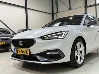 SEAT Leon Sportstourer 1.0 eTSI 110pk DSG FR Leder | Trekhaak | Beats Audio / 8