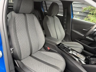 Peugeot 208 Allure 1.2 Hybrid 100PK e-DCS6 Automaat Trekhaak, Navigatie, Achteruitrijcamera, Keyless, Stoelverwarming, Apple Carplay, Android Auto / 15