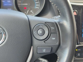 Toyota Auris 1.8 Hybrid DYNAMIC ULTIMATE / 17