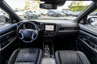 Mitsubishi Outlander 2.4 PHEV Instyle  | SOH 93% | Pano | 360° Camera / 7