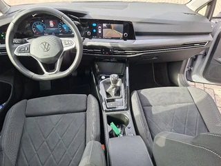 Volkswagen Golf 1.5 TSI 130pk Style * LAGE KMSTAND 26.000KM! * ParkeerCamera * Adaptieve Cruise Control * LM velgen * / 4