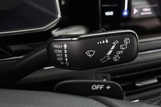 Volkswagen Taigo 1.0 TSI R-Line Business DSG Automaat Achteruitrijcamera Apple CarPlay / 34