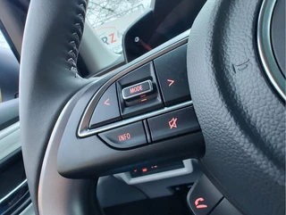 Suzuki Swift 1.2 SELECT SMART HYBRID AUTOM  Direct Leverbaar | Tot 10 JAAR GARANTIE!  Inclusief € 2.400,- Voorraad Voordeel / 20