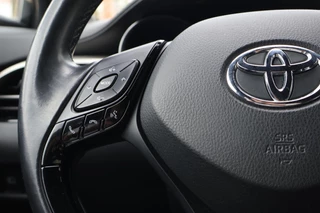 Toyota C-HR 1.8 HYBRID STYLE / 11