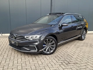 Volkswagen Passat Variant 1.4 TSI PHEV GTE * Panoramadak * Elek. Achterklep * Navigatiesysteem * 18 Inch Velgen * / 30
