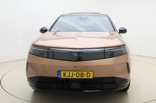 Opel Grandland Electric GS 73 kWh | Stoelverwarming | Verwarmd stuurwiel | Adaptieve Cruise Control | 360° Camera | Panoramisch schuif/kantel dak | Matrix LED koplampen | 20'' Lichtmetalen velgen / 6