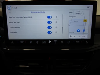 Ford Focus Wagon 1.0 EcoBoost Hybrid ST Line NAVI/CAMERA/ADAPT.CRUISE/LED/17"LMV! / 15