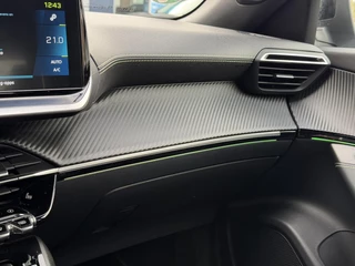 Peugeot e-2008 GT Pack 50 kWh 136PK Automaat Navigatie, Achteruitrijcamera, Keyless, Stoelverwarming, Adaptieve Cruise Control / 35