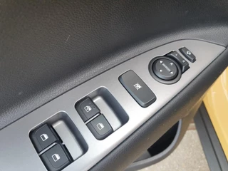 Kia Stonic 1.0T MHEV GT-PlusLine | Schuifdak | Stoel en stuurverwarming | Navigatie | Camera | Climate control | Cruise control | Getinte ramen achter | Parkeersensoren voor en achter | / 35