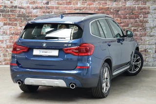 BMW X3 xDrive20i High Executive xLine Automaat  / Navigatiesysteem Professional / Panoramadak / Trekhaak / Leder / Parkeersensoren voor+achter / 19 Inch / Sportstoelen / LED / Stoelverwarming / Climate Control / 5