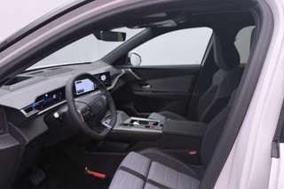 Opel Grandland Electric GS 73 kWh / Panoramadak / warmtepomp / 2+6 Jaar garantie / Voordeel / 7