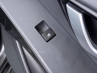 Kia Niro 1.6 GDi PHEV DynamicPlusLine  - Adaptive Cruise - Stoel/Stuurverwarming - Schuif/Kanteldak - Navigatie  - Apple Carplay/Android Auto Fabrieksgarantie 10-12-2032 of 150.000 km / 43