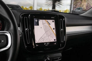 Volvo XC40 1.5 T3 Momentum Pro | 1e eigenaar | NL auto | Inc btw | Cruise control | Climate control | LED | Navigatie | Bluetooth | 18 inch | Trekhaak | Half leer | 163 pk / 25