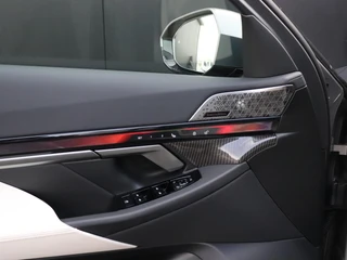 BMW 5-serie Touring 550e xDrive M-SPORT PRO | LEDER | PANO-DAK | HEAD-UP | LEDER | BOWERS & WILKINS | TRAVEL-PAKKET | SURROUND PAKKET | INNOVATIE-PAKKET | ( NWPRIJS 105.000,- ) | SOH 97.4% | / 25