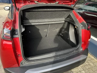 Peugeot 2008 1.2 Turbo 100 PK Allure | Nieuwste Model | Navigatie via Telefoon | LED Verlichting | Cruise Control | Hoge Zitpositie | Parkeersensoren | DAB | Digitaal Dashboard | Half Lederen stoelen | Lichtmetalen Velgen 17 inch | / 20