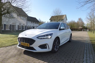 Ford Focus 1.0 EcoBoost ST LINE Titanium X Business  | Panodak | Camera | Winterpakket | ACC |