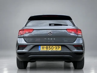 Volkswagen T-Roc 1.0 TSI Style 116 pk  | adaptieve cruise control | navigatie | parkeersensoren | all season banden | climate control / 7