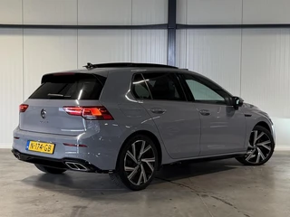 Volkswagen Golf 1.5 eTSI R-Line Pano Virtual Camera IQ Light / 4