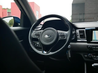Kia Niro 1.6 GDi Hybrid DynamicLine Camera| Trekhaak| Navi+BT / 5