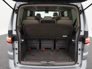 Volkswagen Multivan 1.4 eHybrid L2H1 Style 7-Persoons | Panorama dak | Stoelverwarming | Adaptive Cruise | Trekhaak | Camera | CarPlay | Climatronic | 17 Inch | 21.560 Km !! / 21