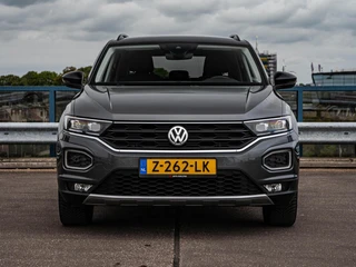 Volkswagen T-Roc 1.5 TSI 150 PK DSG Style IQ.DRIVE | Trekhaak | Virtual Cockpit | LED | ACC | Camera | Dodehoekdetectie | Stoel-/Stuurverwarming | Navigatie | Apple CarPlay/Android Auto | 18" / 5