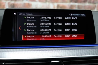 BMW 5 Series Touring 520i High Executive M Sport Pakket Automaat  / Navigatiesysteem Professional / Panoramadak / Comfortstoelen / Driving Assistant Plus / 19 Inch / Stoelverwarming voor+achter / Achteruitrijcamera / Hifi / Adaptieve LED-koplampen / Leder / DAB / 21