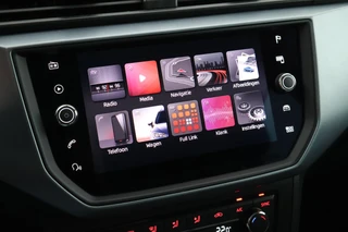 SEAT Arona 1.0 TSI 95pk Style Business Intense Camera Virtual Cockpit ACC Keyless Navigatie Carplay / 25
