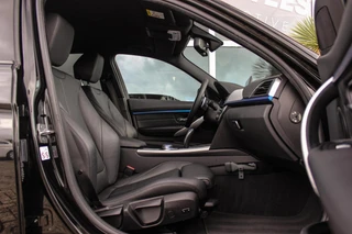 BMW 3-serie Touring 320i M Sport Edition | 2e eigenaar | NL auto | Camera | HiFi audio | Stoelverwarming | DAB | Head-up | Cruise control | LED | Park Assistant | PDC | Navigatie / 15