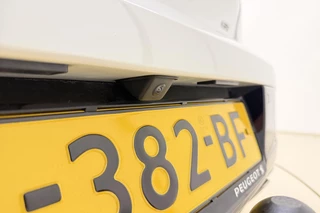 Peugeot 208 1.2T 100pk GT | Afneembare Trekhaak | Achteruitrijcamera | Panoramadak | Cruise control | Airco | Stoelverwarming | Climate control | Interieurverlichting | Stuurbediening | Sportstuurwiel | / 11