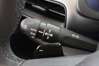Jeep Avenger 1.2 e-Hybrid Summit Keyless JBL Elektrische Achterklep Achteruitrijcamera / 33