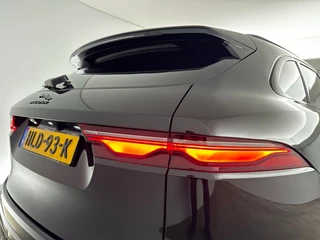 Jaguar F-PACE 2.0 P400e R-Dynamic HSE Black Pack Panoramadak | Massagestoelen + Ventilatie | Head-Up Display / 33