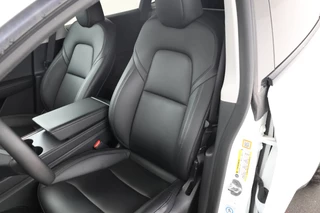 Tesla Model Y Long Range AWD 75 kWh Navigatie, trekhaak! Volleder, Climate / 18
