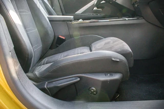 Opel Astra 1.2 Turbo 130 PK Ultimate Automaat Panodak | Camera | AGR Stoelen | Dodehoek Detectie | Adaptieve Cruise Control | 24DKM! | Rijklaar / 31