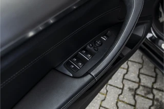 BMW X3 xDrive20i High Executive  | Pano | Trekhaak | Head-up / 24