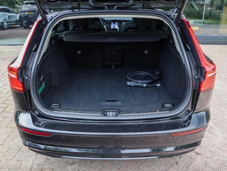 Volvo V60 T8 AWD Plus Dark 455PK Panoramadak HeadUp Display 360 Cam Alarm Getint glas / 9