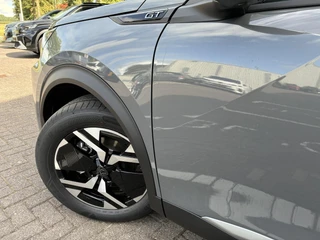 Peugeot 2008 1.2 Hybrid 145pk GT | Automaat | Dode hoekbewaking | Rondom zicht camera | Navigatie full map | 17 inch LichtMetaal / 6