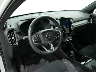 Volvo EX40 SINGLE MOTOR PLUS BLACK EDITION 70 KWH 100% SOH  | Trekhaak | Harman Kardon | Warmtepomp / 30