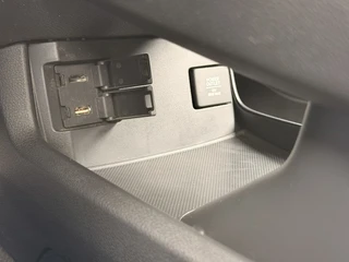 Honda Civic 1.0 i-VTEC Aut. Pano Trekh. Camera CarPlay ACC LED Navi / 32