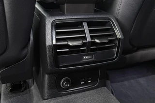 Audi Q3 45 TFSI e S Line / 36