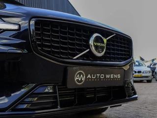 Volvo V60 T6 Plug-in Hybrid 350PK AWD Plus Dark / 7