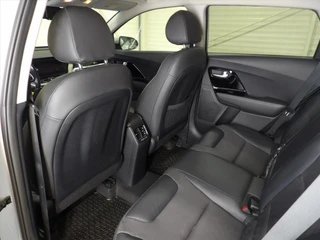 Kia Niro 1.6 GDi Hybrid 141pk DCT6 DynamicLine / 17