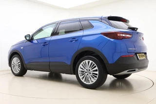 Opel Grandland X 1.2 Turbo Business Executive | Electrische achterklep | Navigatie | Camera | Half lederen bekleding | DAB radio | Apple Carplay | Extra getint glas / 13