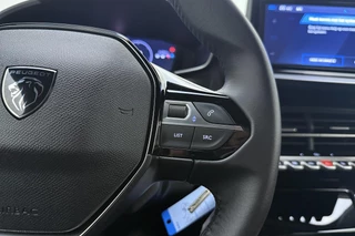 Peugeot 2008 1.2 Turbo 100 Allure | Apple carplay/Android auto | Automatische Airco | Cruise control | Parkeersensoren V+A | Lichtmetalen velgen 17'' | / 19