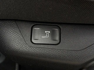 Opel Astra 1.6 Hybrid Elegance ACC - STOELVERWARMING - CARPLAY / 24