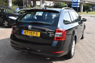 Škoda Octavia Combi 1.0 TSI Greentech Ambition Business / 4