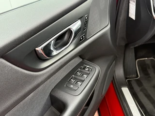Volvo S60 2.0 T4 R-Design 190pk | Org. NL Top staat! / 37
